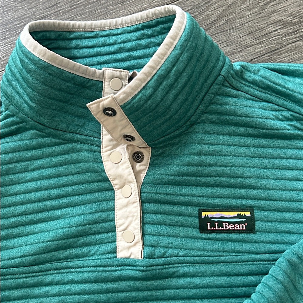 L.L. Bean Women’s Teal Quilted Button Up Pullover - Picture 2 of 5